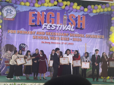 TRƯỜNG THCS VĂN YÊN THAM GIA ENGLISH FESTIVAL CẤP QUẬN NĂM HỌC 2023- 2024