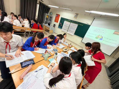 CHUYÊN ĐỀ ÔN THI VÀO 10 - Rèn kỹ năng viết đoạn văn phân tích đoạn thơ hiện đại