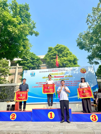 TRƯỜNG THCS VĂN YÊN TỎA SÁNG TẠI GIẢI CHẠY BÁO HÀ NỘI MỚI MỞ RỘNG LẦN THỨ 51 – VÌ HÒA BÌNH NĂM 2026