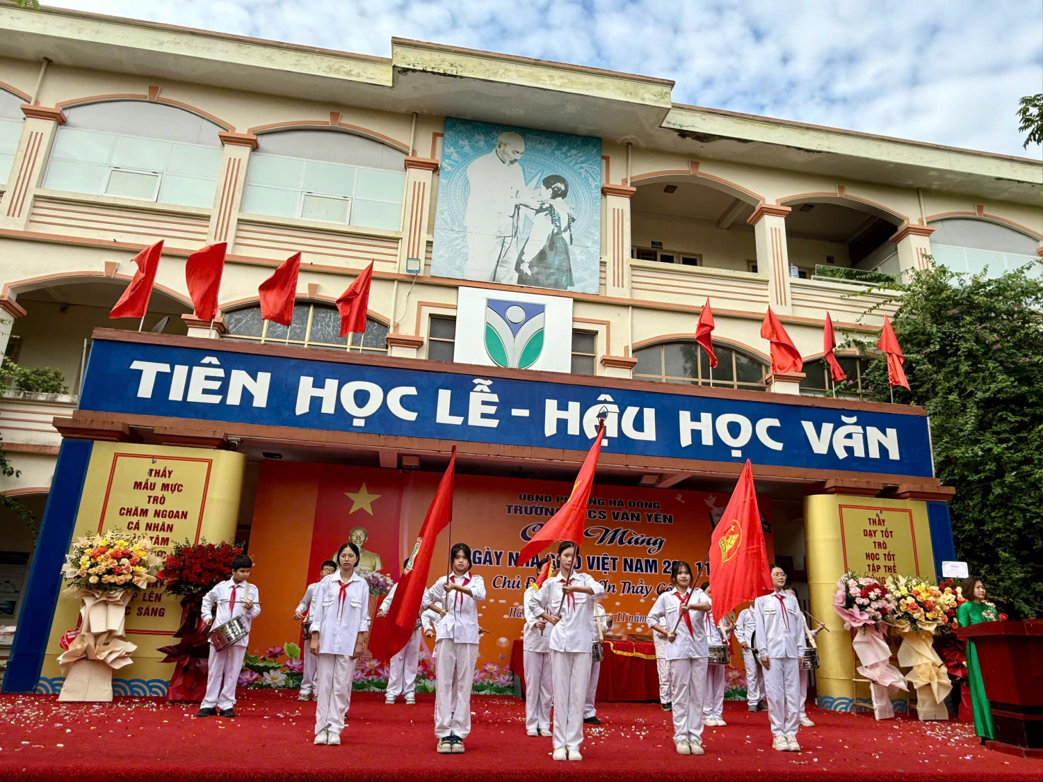 Trường THCS Văn Yên tổ chức các hoạt động kỉ niệm 43 năm ngày "Nhà giáo Việt Nam 20/11".