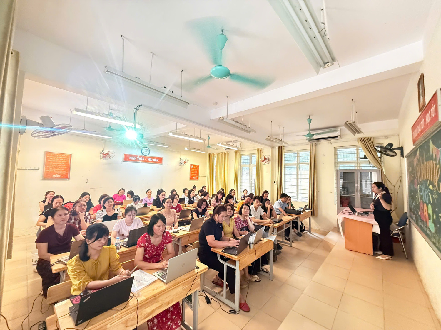 THCS VĂN YÊN – TÍCH CỰC HỌC HỎI, CHỦ ĐỘNG ĐỔI MỚI CÙNG QLMS